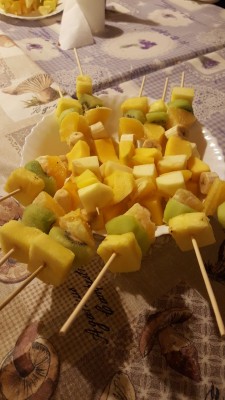 Brochettes de fruta